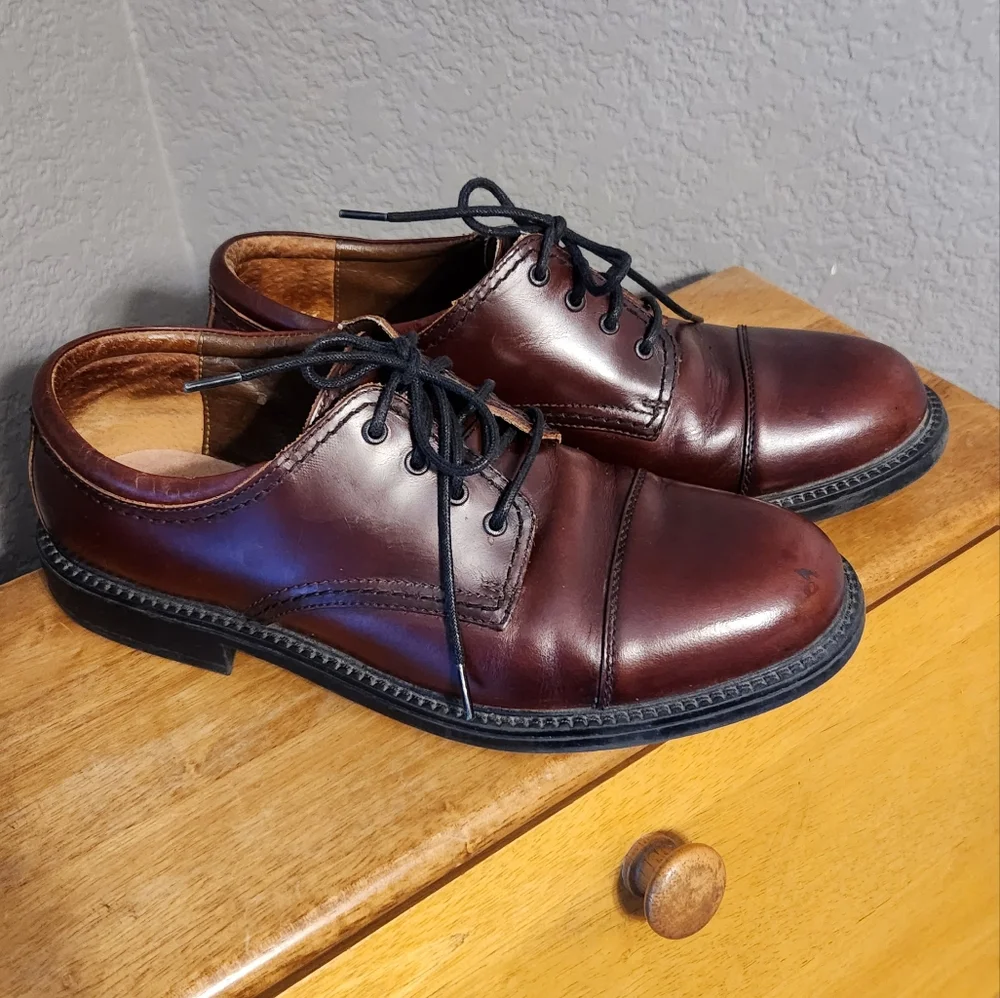 Dockers Men's Brown Leather Oxfords with Cap Top‎ Dress Shoes, Size 9M